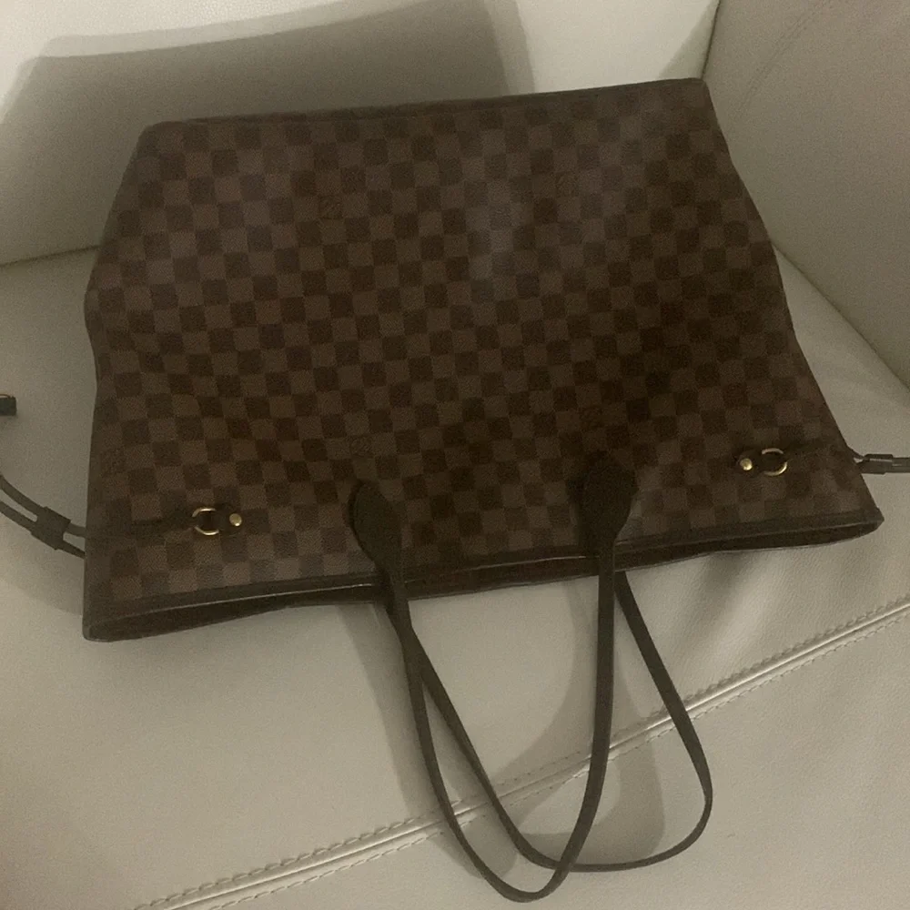 Don’t Wait… Neverfull GM Damier - Picture 2 of 4
